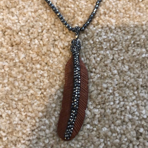 Boho handcrafted feather necklace - Picture 3 of 4